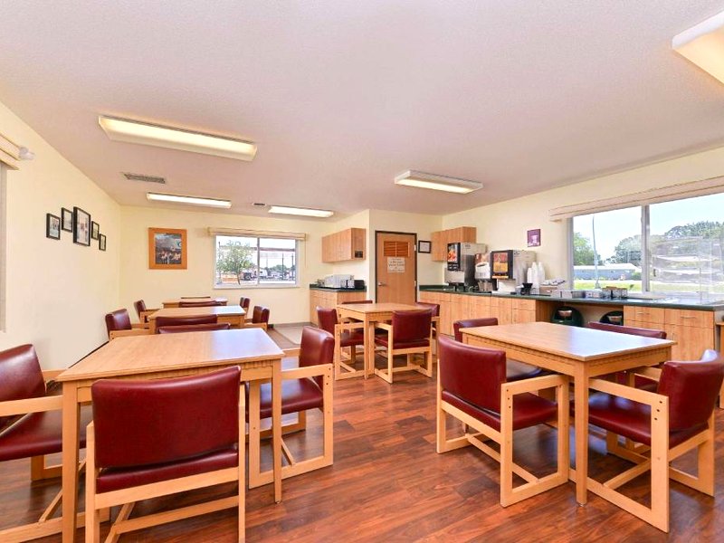 Americas Best Value Inn & Suites Spring Valleyの写真