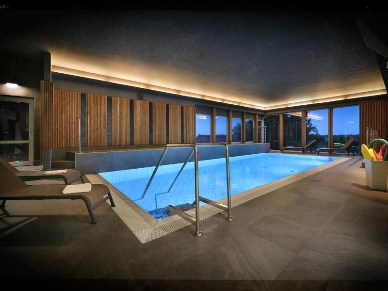Maxmilian Lifestyle Resortの写真