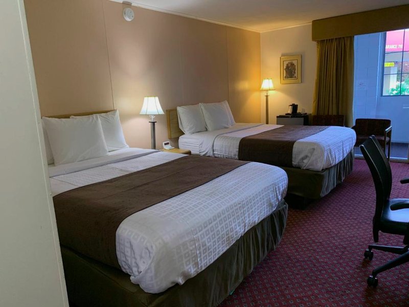 Red Carpet Inn and Suites Ebensburgの写真