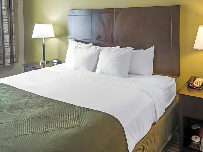 Spark by Hilton Cleveland Beachwoodの写真