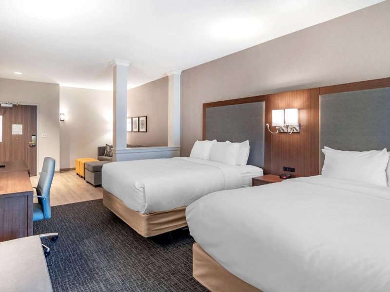 Comfort Suites Grandview - Kansas Cityの写真