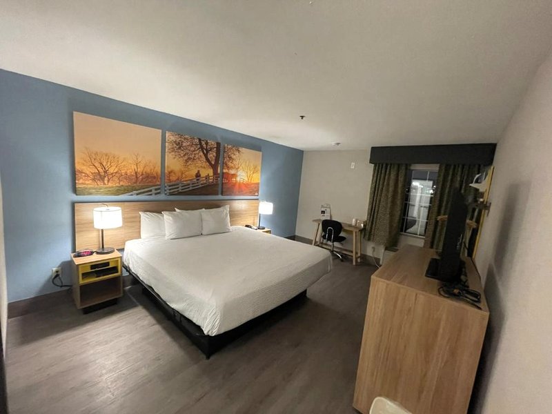 デイズ イン バイ ウィンダム シャウニー (Days Inn by Wyndham Shawnee)の写真