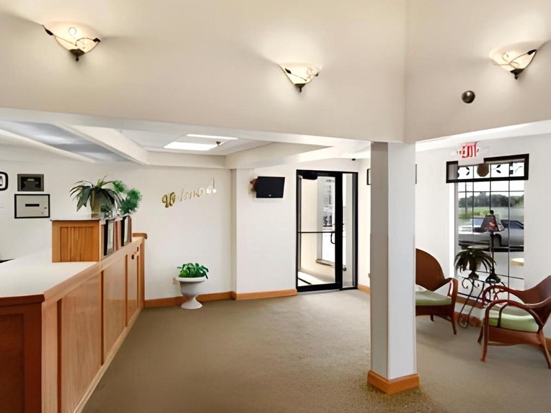 デイズ イン バイ ウィンダム シャウニー (Days Inn by Wyndham Shawnee)の写真