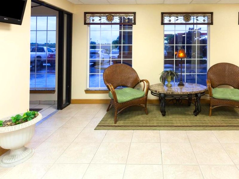 デイズ イン バイ ウィンダム シャウニー (Days Inn by Wyndham Shawnee)の写真