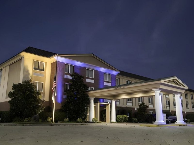 HOLIDAY INN EXPRESS HOTEL AND SUITES OXFORD By IHGの写真