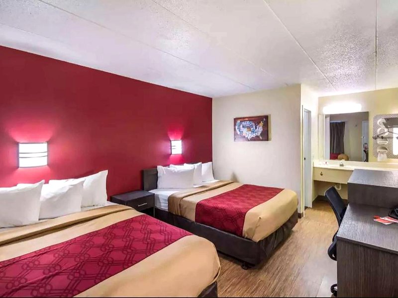 Super 8 by Wyndham Charleston WVの写真