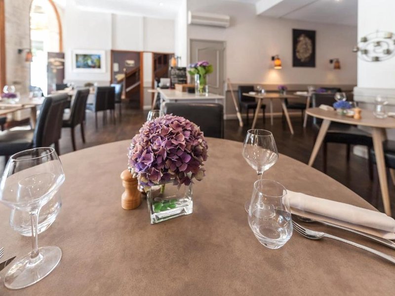 Logis hotels Les Glycinesの写真
