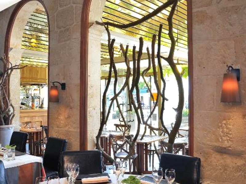 Logis hotels Les Glycinesの写真