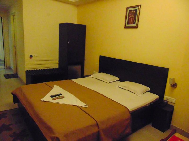 ホテル メルドゥーツ ジャルスグダ (Hotel MEGHDOOT Jharsuguda)の写真