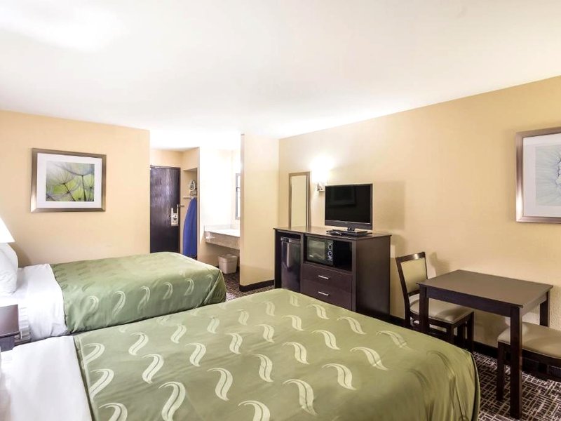 Quality Inn & Suites Caseyville - St. Louisの写真