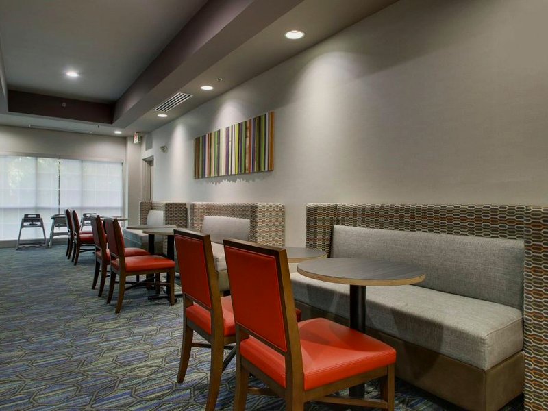 ホリデイ イン エクスプレス ホテル ＆ スイーツ ミドルボロ レイナム バイ IHG (Holiday Inn Express Hotel & Suites Middleboro Raynham By IHG)の写真
