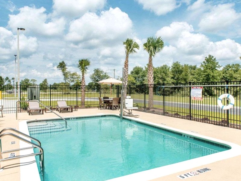 スリープ イン&スイーツ デ フューニアク スプリングズ クレストビュー (Sleep Inn & Suites Defuniak Springs - Crestview)の写真