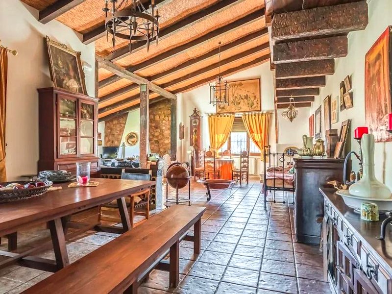 Comfortable villa with mountain views - Valverde de Leganés (Comfortable villa with mountain views - Valverde de Leganes)の写真