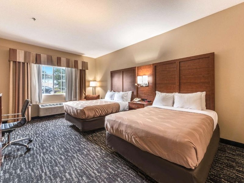 クオリティ イン&スイーツ (Quality Inn & Suites Hendersonville - Flat Rock)の写真