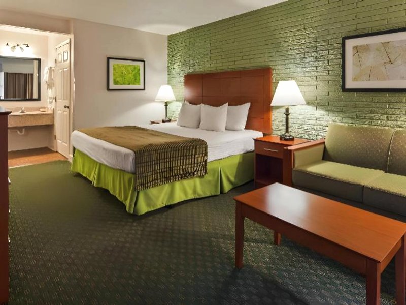 ベスト ウェスタン ヘンダーソンビル イン (Best Western Hendersonville Inn)の写真
