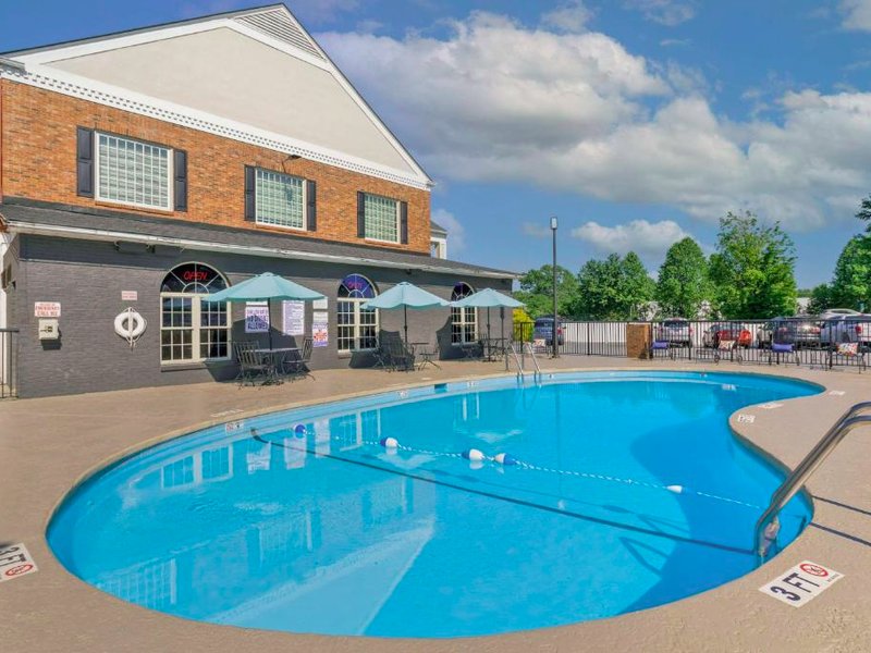 ベスト ウェスタン ヘンダーソンビル イン (Best Western Hendersonville Inn)の写真