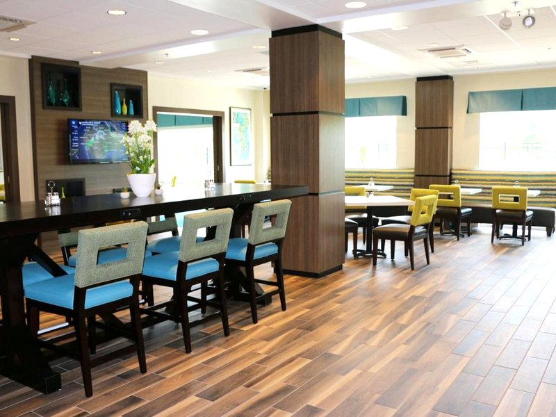 Holiday Inn Express & Suites Hendersonville SE - Flat Rock By IHGの写真