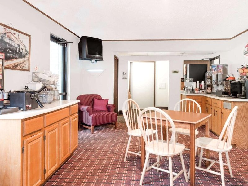 スーパー 8 バイ ウインダム ラ ヴェール カンバーランド エリア (Super 8 By Wyndham La Vale/Cumberland Area)の写真