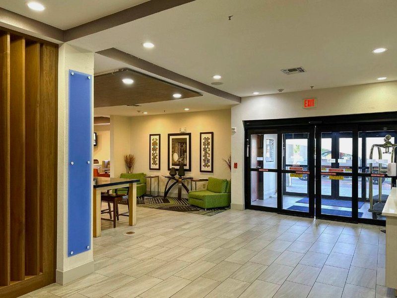 Holiday Inn Express Hotel & Suites Ennis By IHGの写真