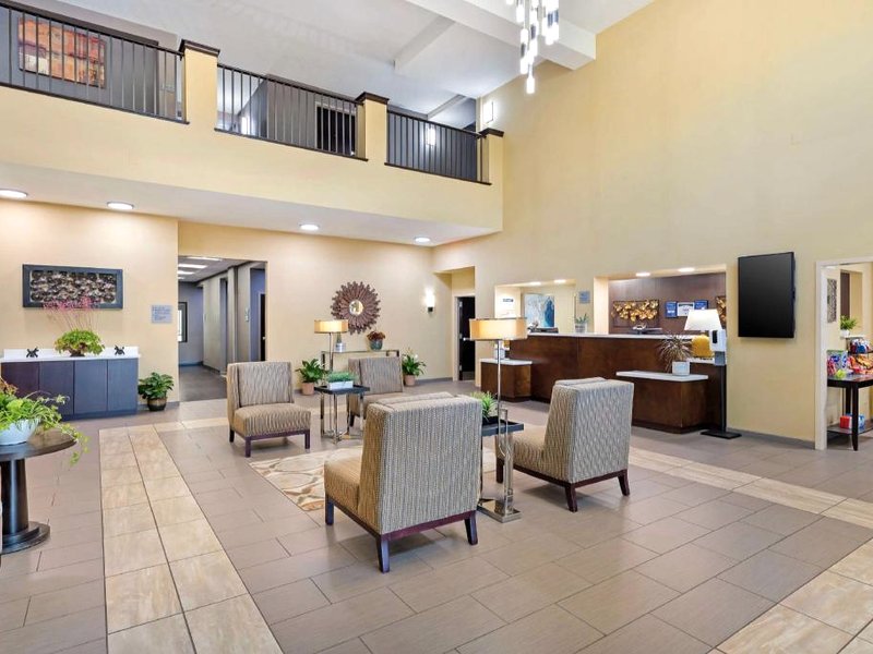 ベスト ウェスタン プラス ソーンバーグ イン&スイーツ (Best Western Plus Thornburg Inn & Suites)の写真