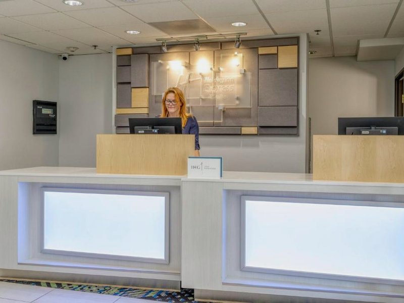Holiday Inn Express Hotel & Suites Thornburg-S. Fredericksburg By IHGの写真