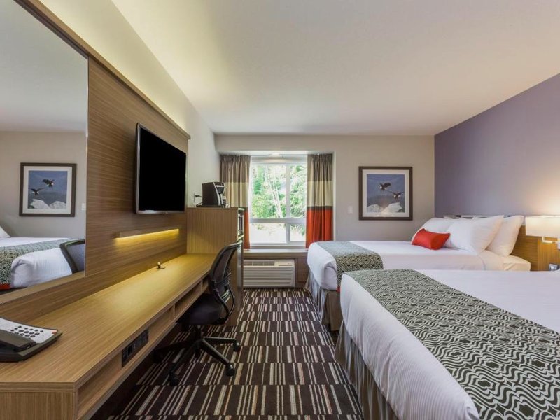 Microtel Inn & Suites by Wyndham Kitimatの写真