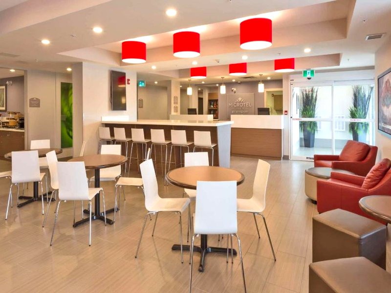 Microtel Inn & Suites by Wyndham Kitimatの写真