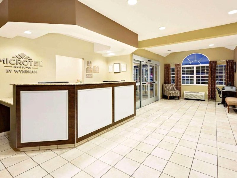 マイクロテル イン&スイーツ バイ ウィンダム プレーリー ドゥ シーン (Microtel Inn & Suites by Wyndham Prairie du Chien)の写真