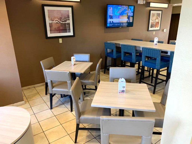 マイクロテル イン&スイーツ バイ ウィンダム プレーリー ドゥ シーン (Microtel Inn & Suites by Wyndham Prairie du Chien)の写真