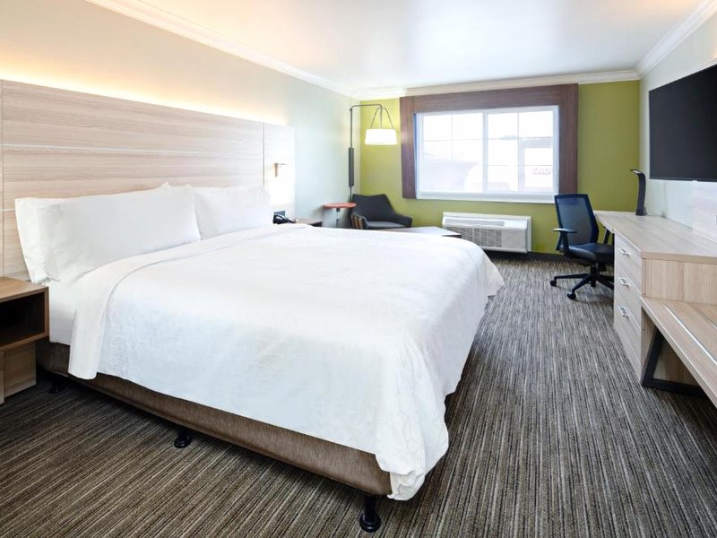 Holiday Inn Express & Suites Watsonville By IHGの写真