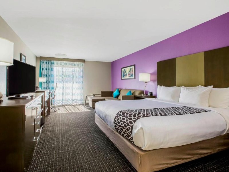 ラ キンタ イン & スイーツ バイ ウィンダム ポモナ (La Quinta Inn & Suites by Wyndham Pomona)の写真