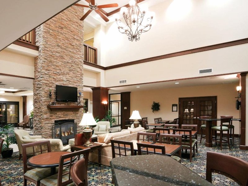 Staybridge Suites Lafayette-Airport By IHGの写真