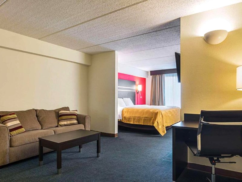 クオリティ スイーツ アトランタ エアポート イースト (Quality Suites Atlanta Airport East)の写真