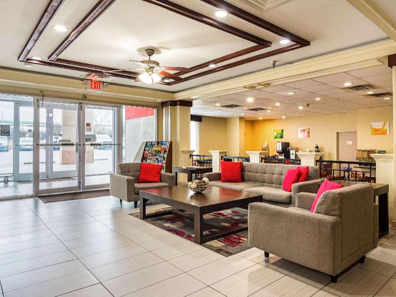 クオリティ スイーツ アトランタ エアポート イースト (Quality Suites Atlanta Airport East)の写真