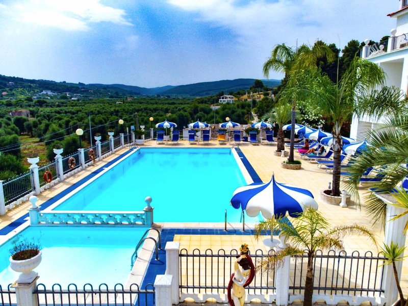 Max Luxury Suite - Servizio Spiaggia Inclusaの写真