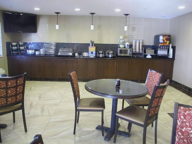 ベスト ウェスタン ウッドランド イン (Best Western Woodland Inn)の写真