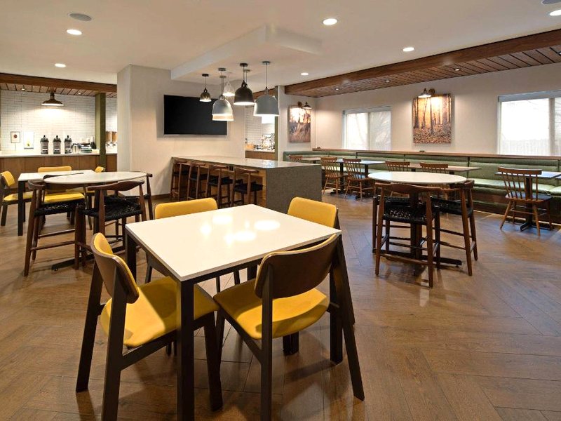 フェアフィールド イン ＆ スイーツ シアトル シータック エアポート (Fairfield Inn & Suites Seattle Sea-Tac Airport)の写真