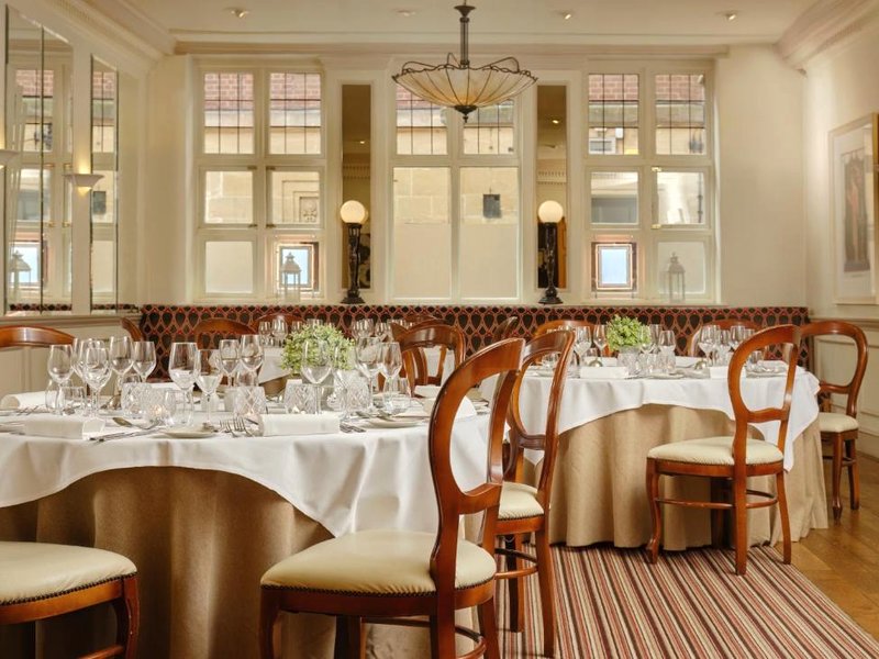 キャッスル ホテル (Castle Hotel)の写真