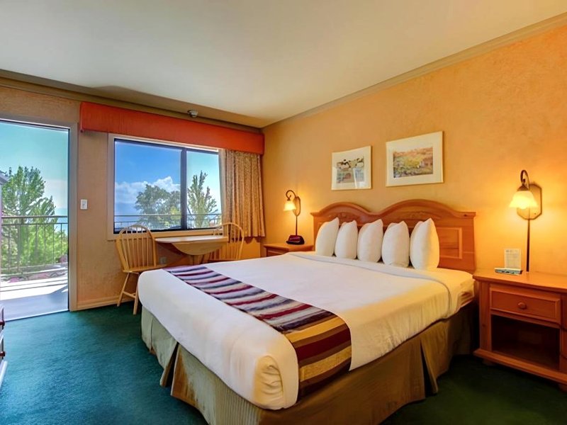 ペッパー ツリー イン タホ シティ (Pepper Tree Inn Tahoe City)の写真