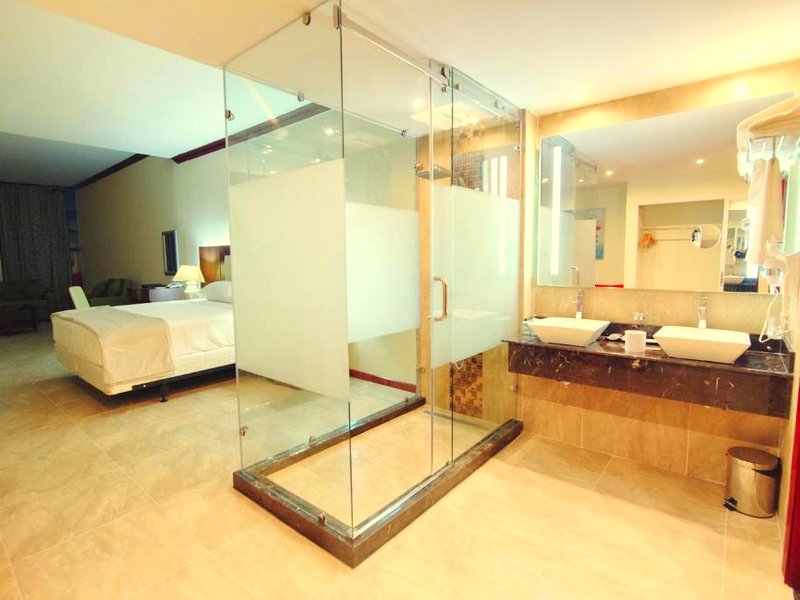 Ramada by Wyndham Princess Georgetownの写真