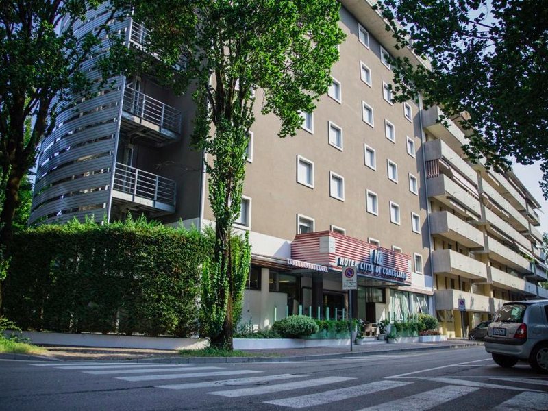 ホテル シッタ ディ コネリアーノ (Hotel Citta