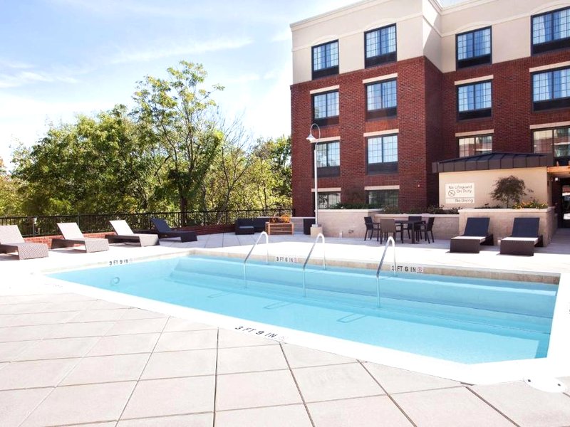 Hampton Inn & Suites Chapel Hill-Carrboro/Downtownの写真