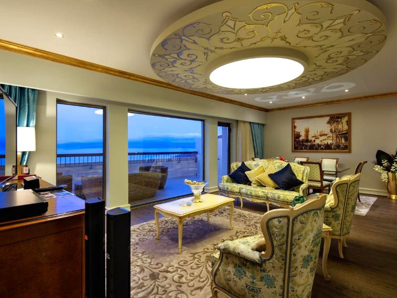 Royal Teos Thermal Resort Clinic & Spaの写真