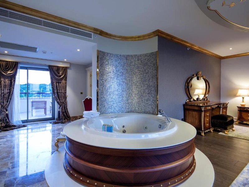 Royal Teos Thermal Resort Clinic & Spaの写真