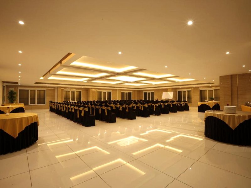 ロイヤル プラザ スイーツ バイ RAK ルームス (Royal Plaza Suites by RAK Rooms)の写真