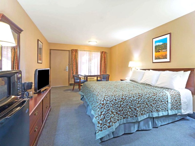 デイズ イン バイ ウィンダム フォンタナ リアルト (Days Inn by Wyndham Fontana / Rialto)の写真