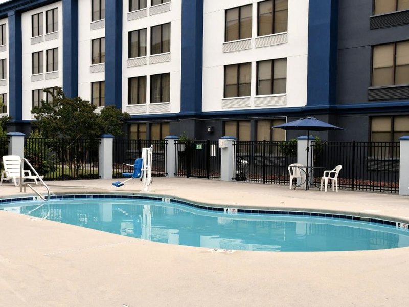 Clarion Pointe by Choice in Jacksonville, NCの写真