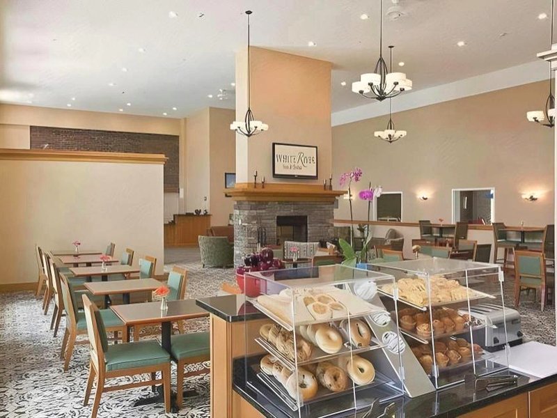 ホワイト リバー イン&スイーツ (White River Inn & Suites)の写真