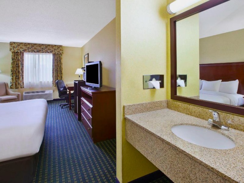 Quality Inn Marshall near I-69の写真