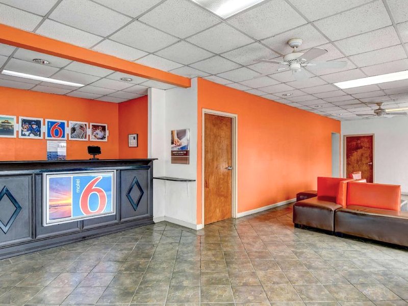 Motel 6 Calhoun, GAの写真
